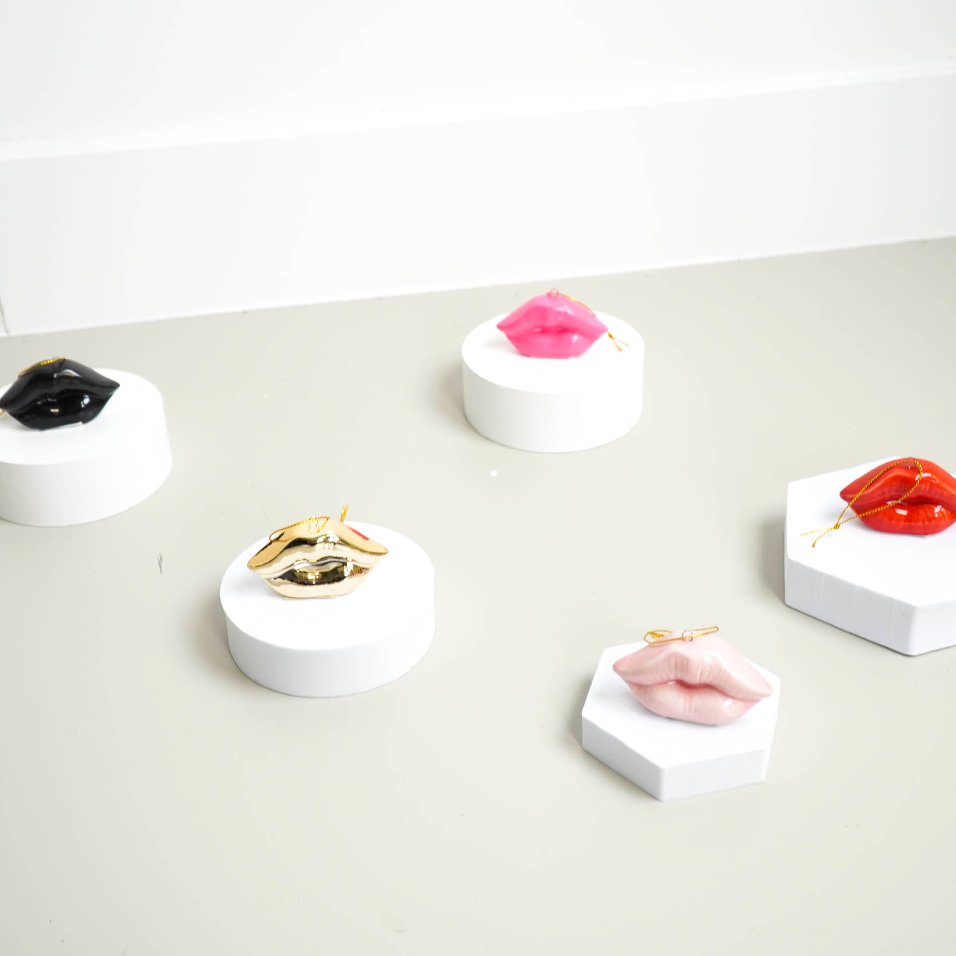 Kersthanger - Lip - Keramiek - Zwart - 6,5x2x4cm