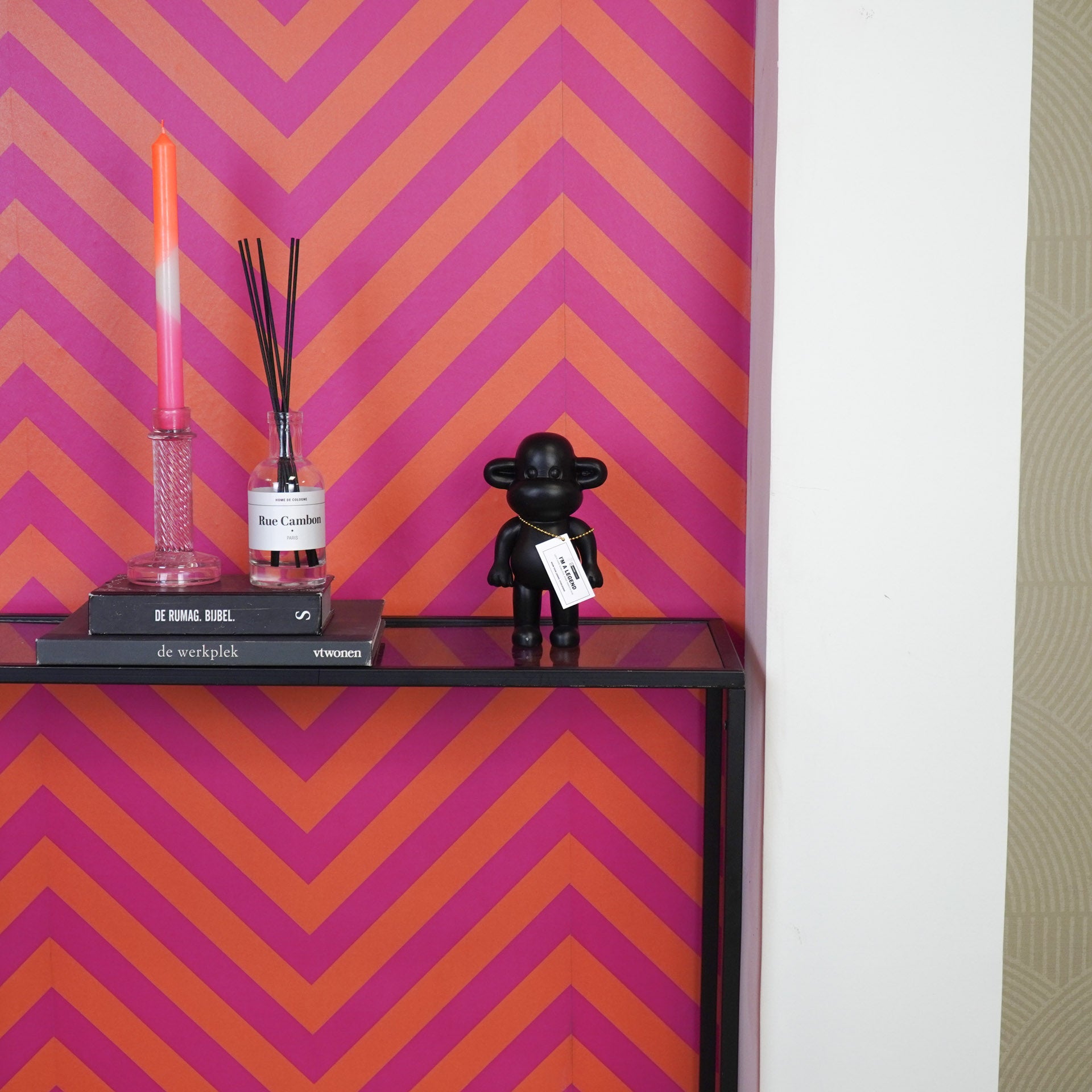 Ornament - Aap Beeld 'The Legend' - Polyresin - Zwart - 11x7x19cm