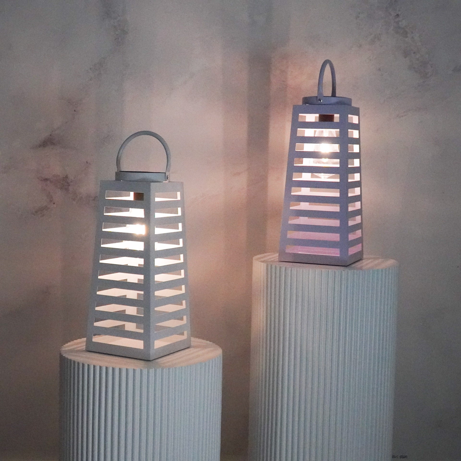 Lamp- Lantaarn/ Windlicht - Solar - Metaal - Lila - 14x14x32,5cm