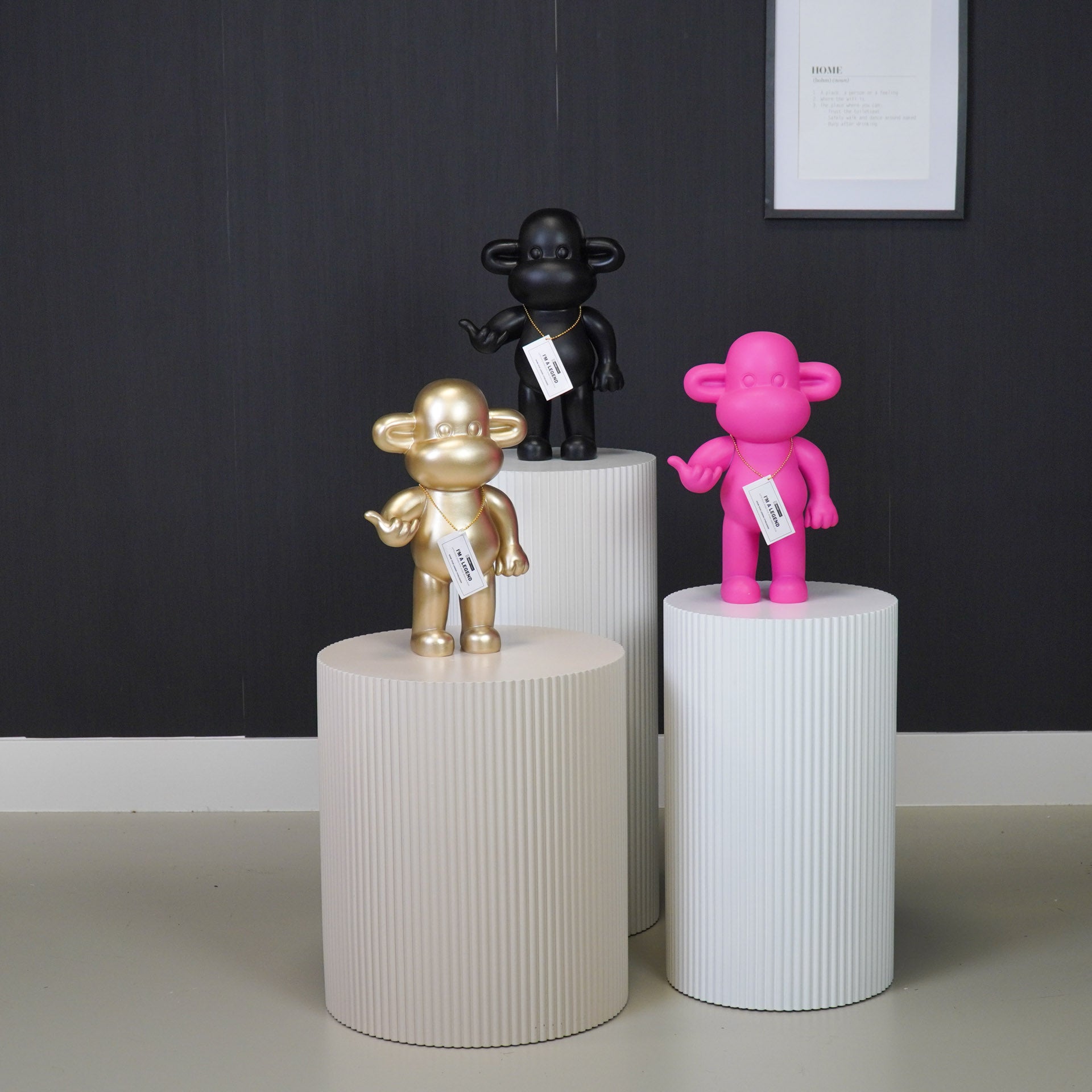 Ornament - Hang loose Aap Beeld  'The Legend' - Polyresin - Zwart - 20,5x13,5x35cm