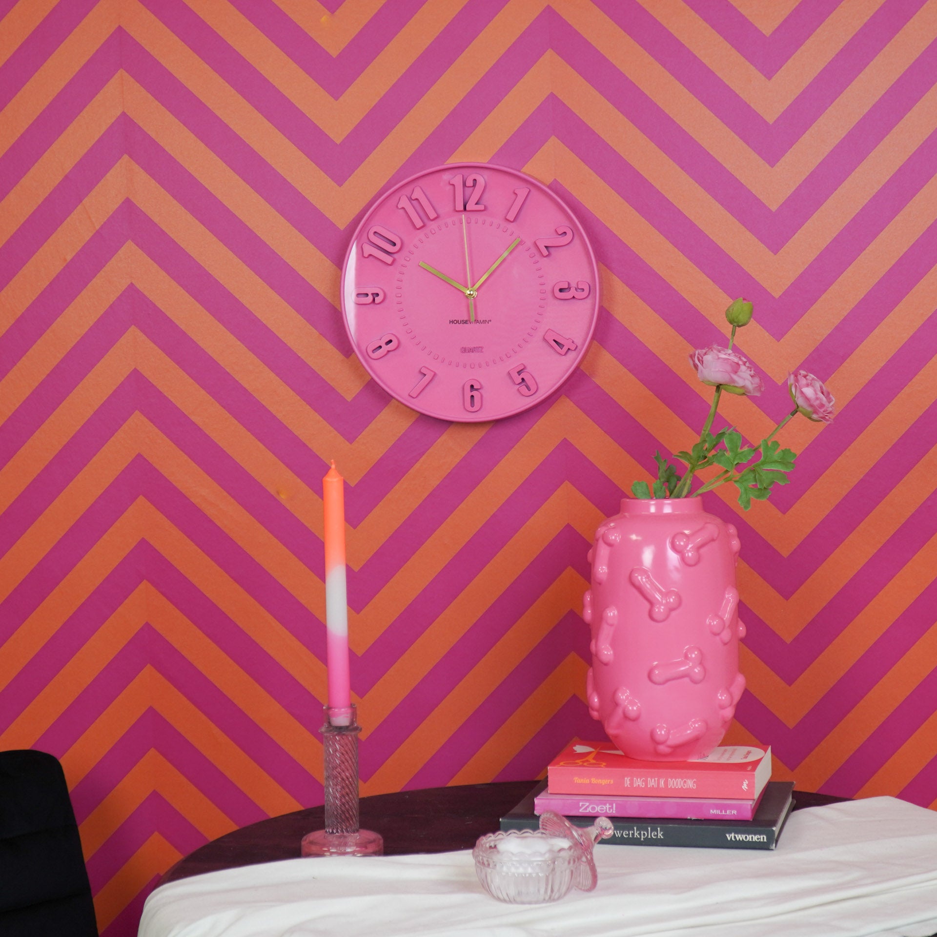 Klok- Wandklok Cijfers- Fluor Roze - 30x30x4cm