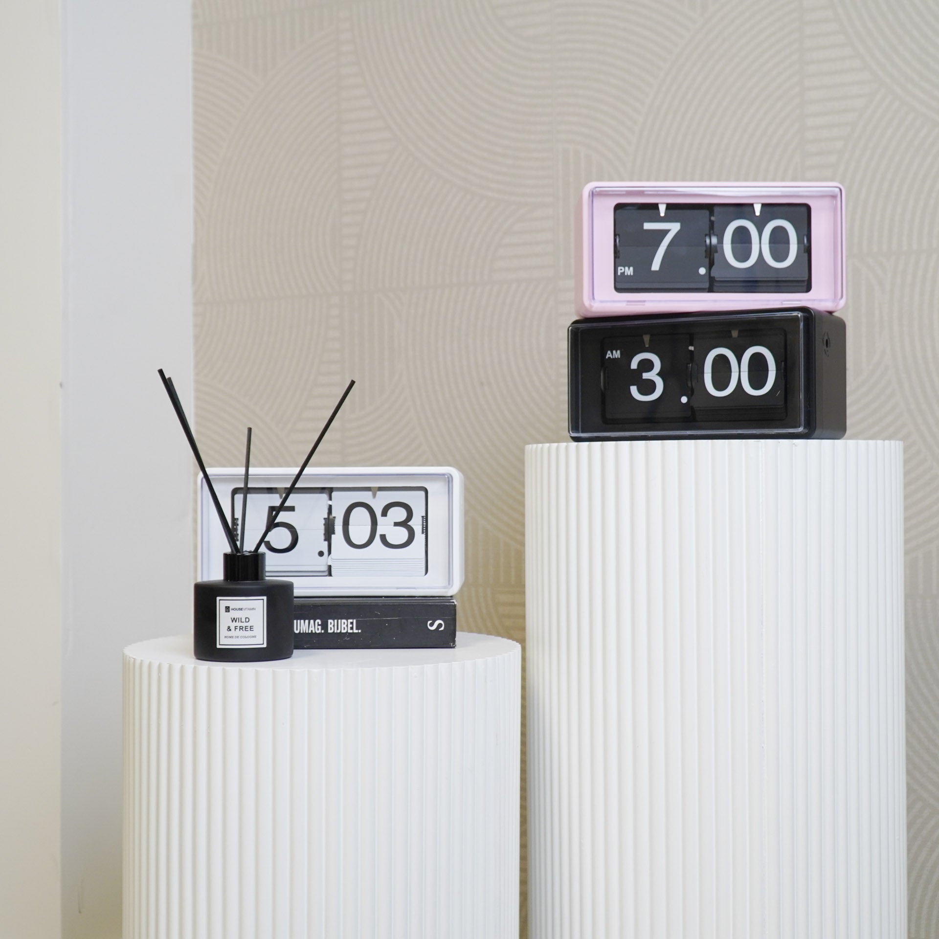 Klok- Kast Klok Flip Over- Zwart - 22x13x11,5cm
