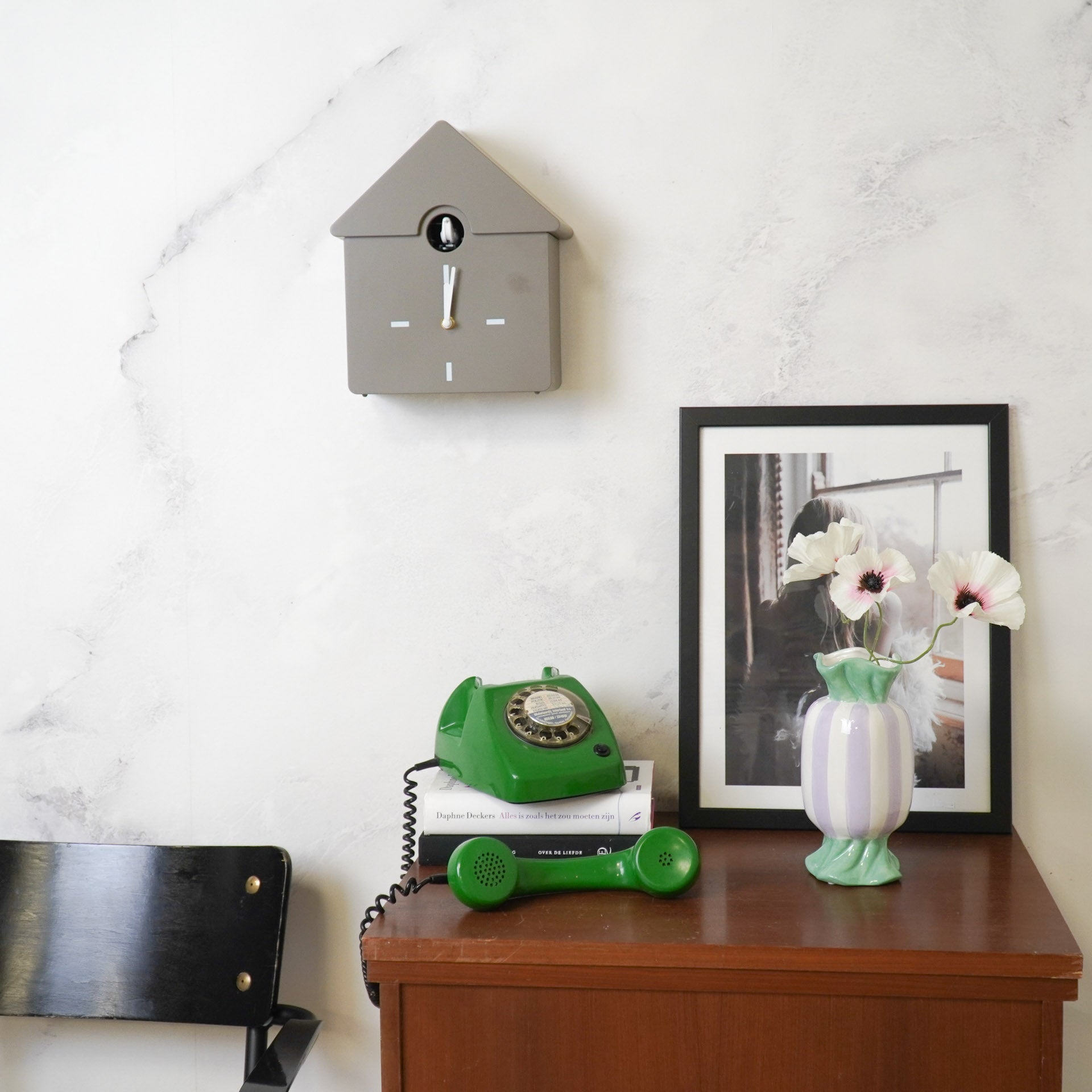 Klok- Wandklok Koekoeksklok - Taupe - 24x27x9cm