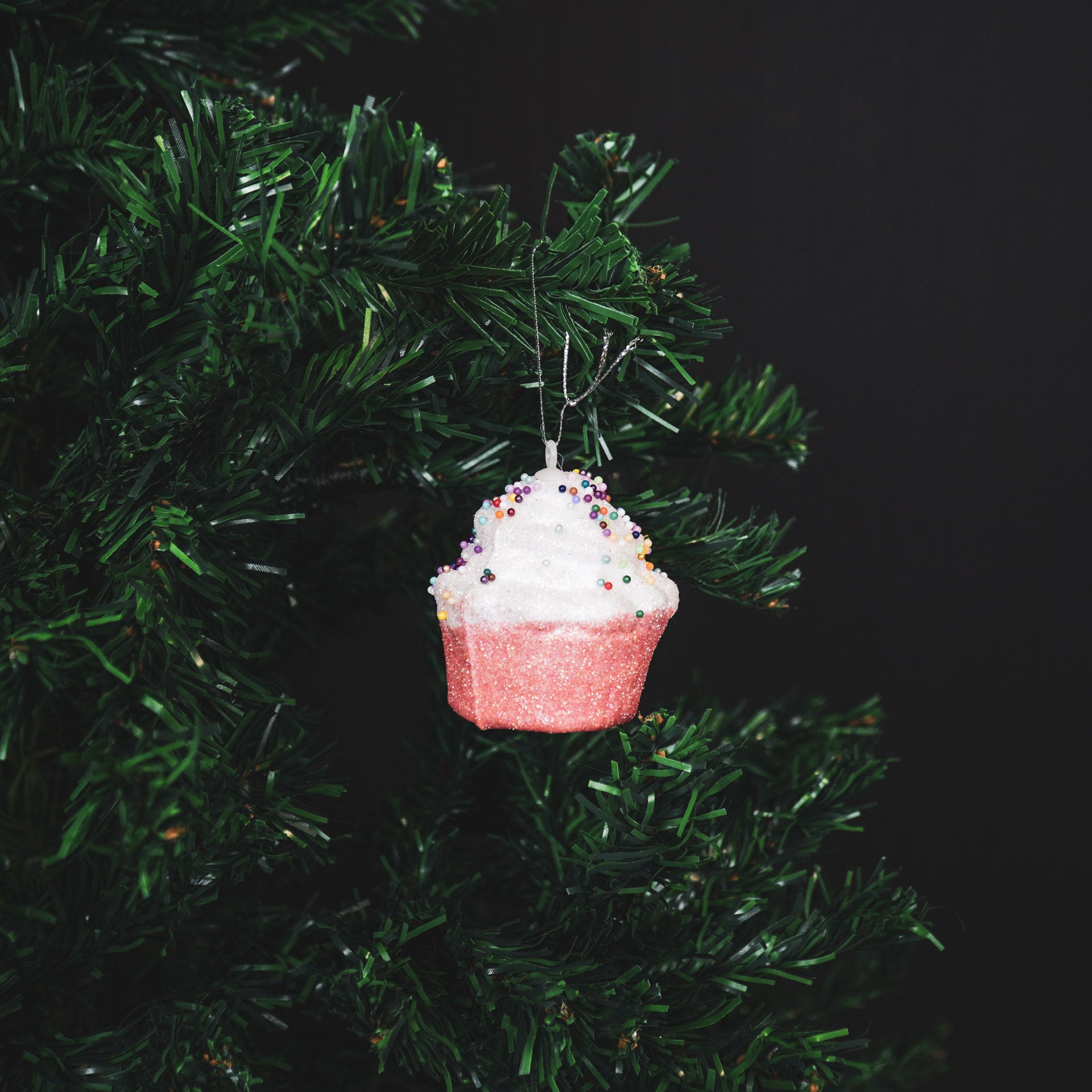 Kersthangers -  Cupcakes met Discobal Dip -  Set van 3 -  Roze/Wit -  8x4x7cm