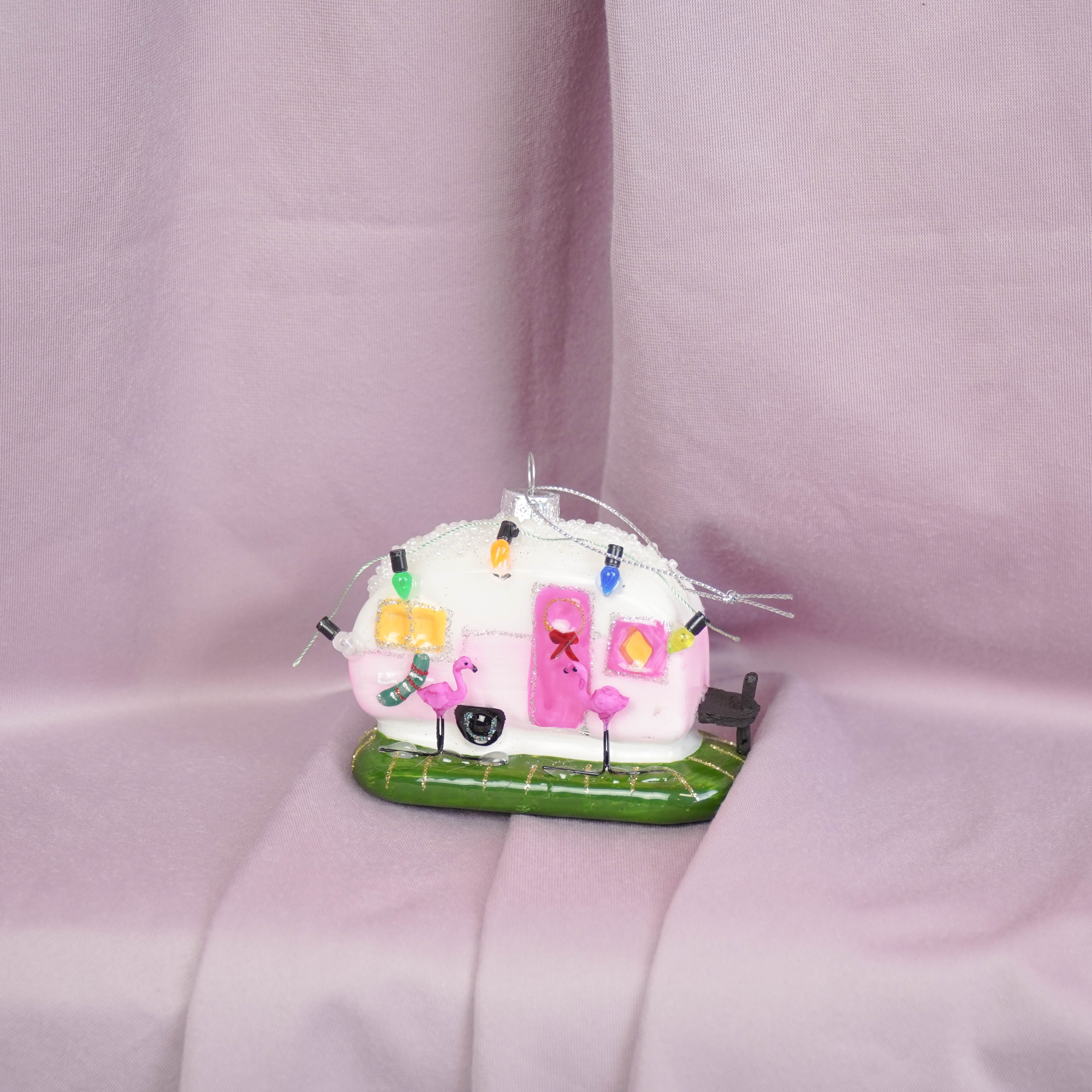 Kerstversiering -  Kersthanger  - Happy Caravan - Roze  - Glas - 10x5x8cm