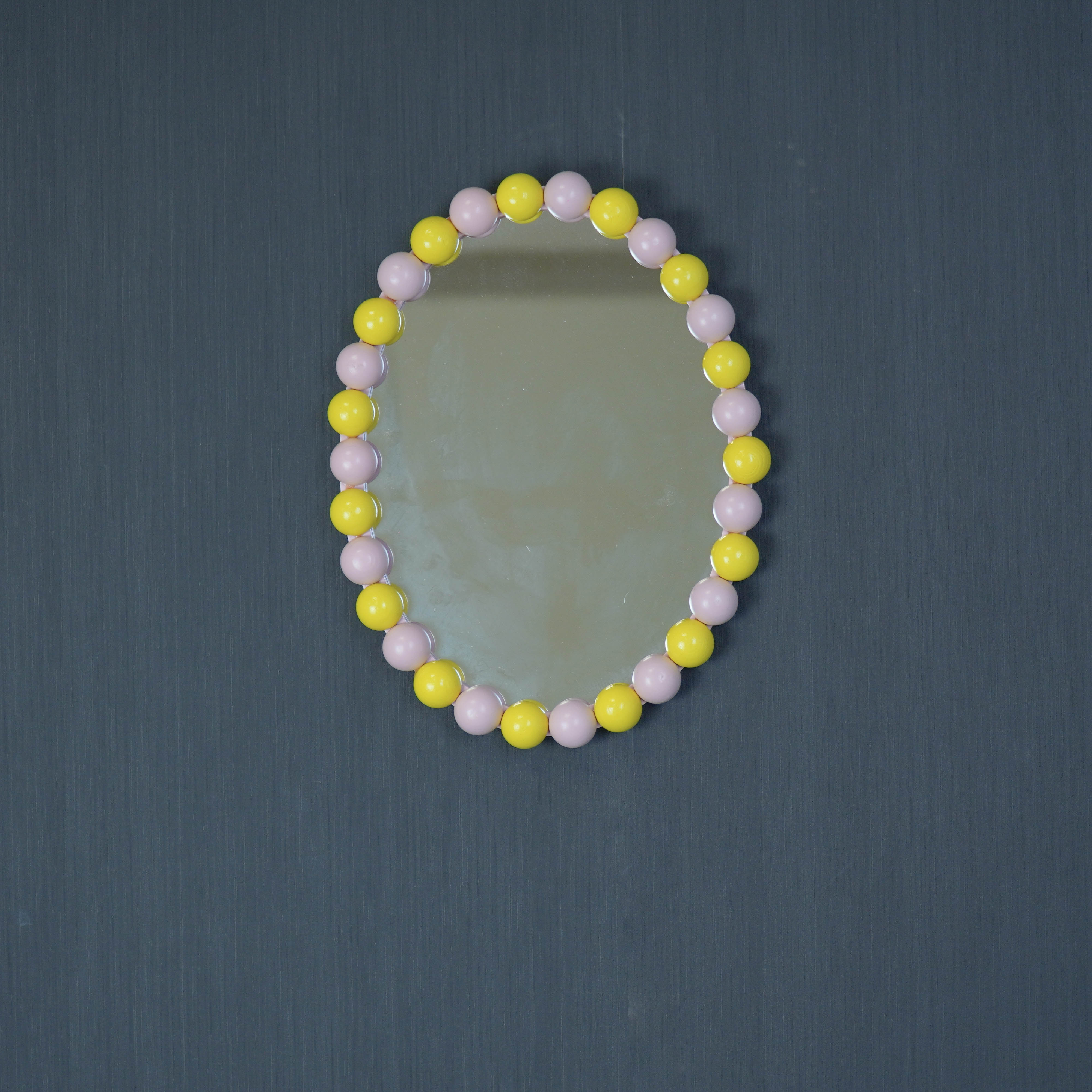 Spiegel - Wand Spiegel met Bolletjesrand - MDF/ Glas - Licht Roze/ Geel - 29x22.5cm